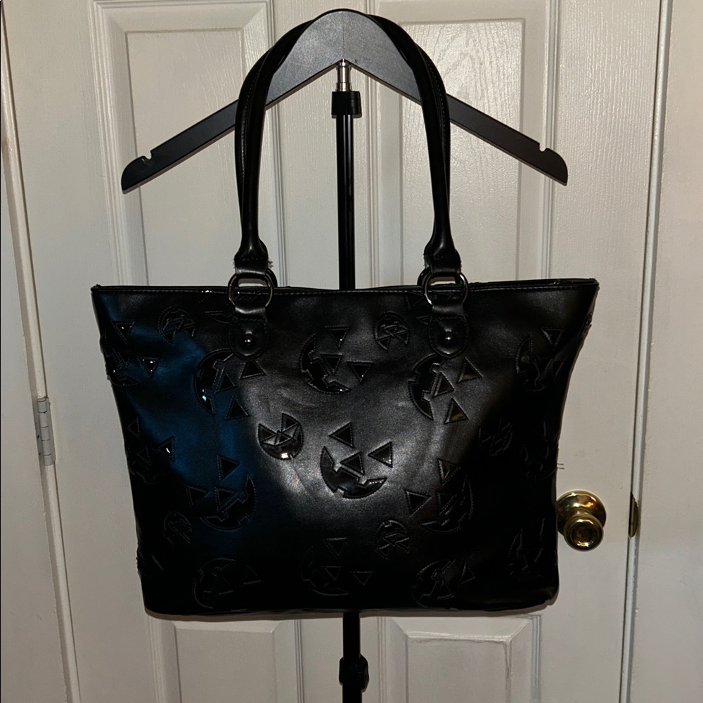 SOLD on Vinted! Foxblood X Goblin Co. ๐ Face Tote Bag w/ coffin โฐ๏ธ zipper pull - Picture 3 of 14